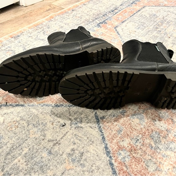 Eastland Women's Black Chelsea Ankle Boots - Picture 5 of 6